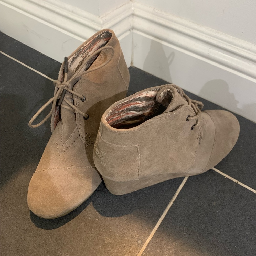 Taupe TOMS Wedges Size 8
